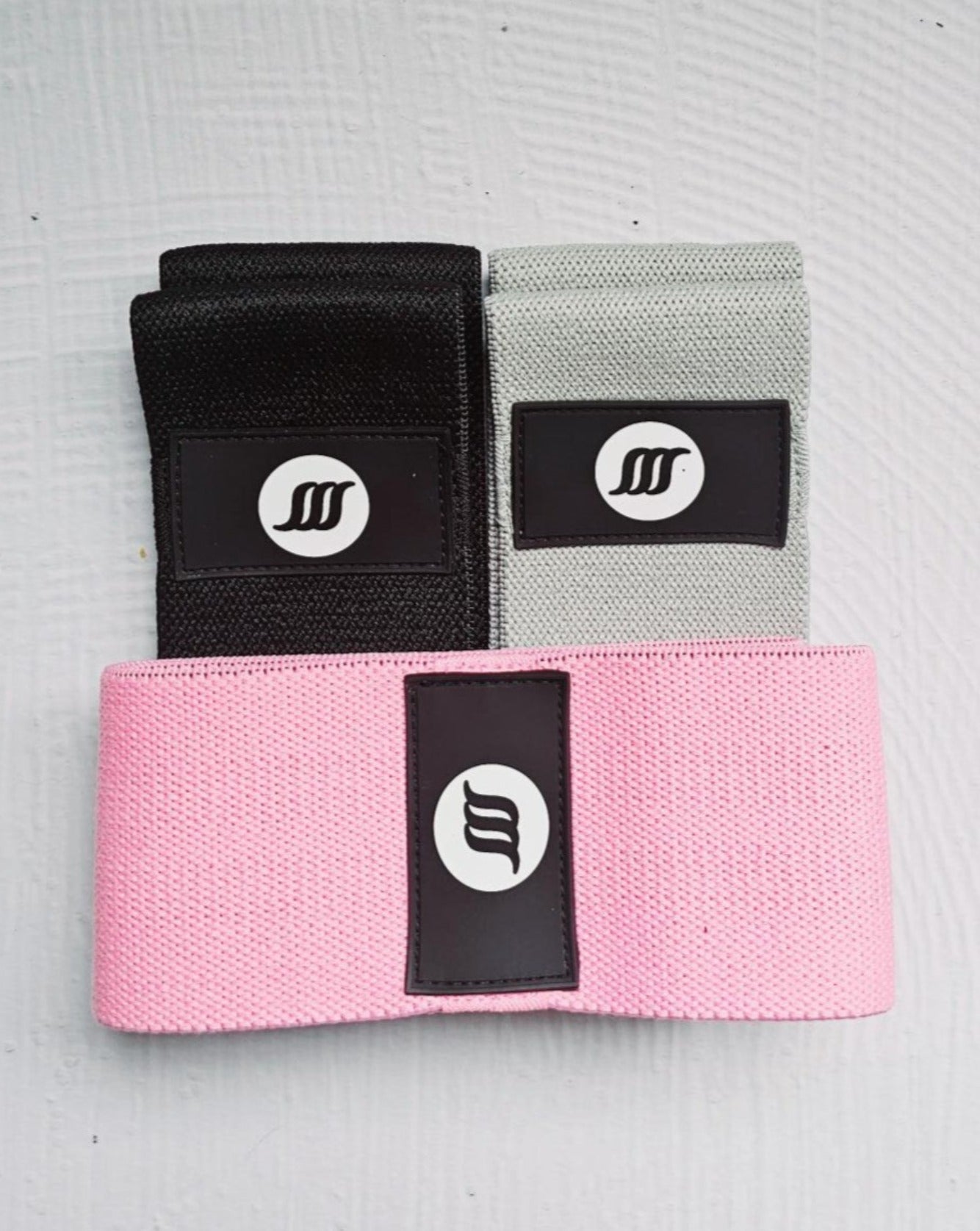 Black_grey_pink